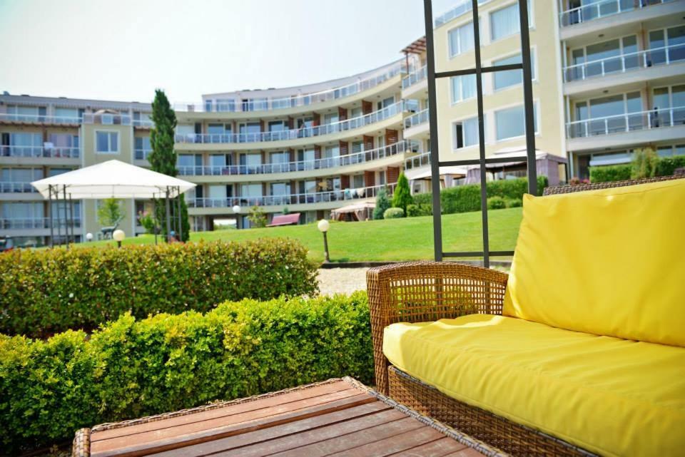 Apartments Del Sol - Sunny Island Complex Chernomorets Bagian luar foto